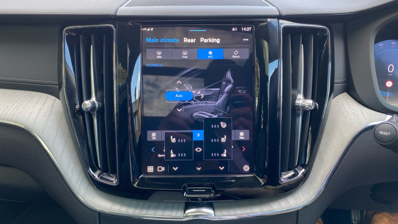 Volvo XC60 2.0 B5P Ultra Dark 5dr AWD Geartronic Petrol Estate